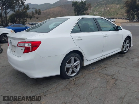 2013 Toyota Camry L with VIN 4T1BF1FKXDU244562, listed as a IAAI auction lot 42050483 with 263,068 mi miles. Bid and sale history available at carsss.com. Image 4.
