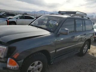 2000 Toyota Land Cruiser with VIN JT3HT05J1Y0096328, listed as a Copart auction lot 48390945 with 290,978 mi miles and Salvage Title. Bid and sale history available at carsss.com. Image 1.