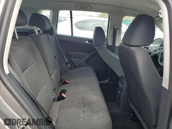 2010 Volkswagen Tiguan Wolfsburg Edition z VIN WVGAV7AX6AW526069, wystawiony jako Copart lot #48891465 z przebiegiem 148 424 mil mil oraz Szkoda całkowita • Salvage title. Historia ofert i sprzedaży dostępna na DreamBid. Obrazek 10.