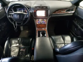 2017 Lincoln Continental Livery with VIN 1LN6L9UK7H5617763, listed as a Copart auction lot 71806174 with 222,899 mi miles and Clean Title. Bid and sale history available at carsss.com. Image 8.
