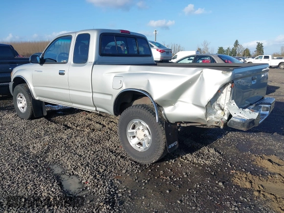 2000 Toyota Tacoma with VIN 5TEWN72N4YZ708230, listed as a IAAI auction lot 41626807 with 216,237 mi miles and . Bid and sale history available at DreamBid. Image 3.
