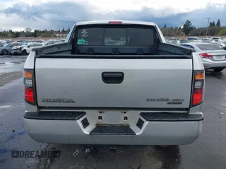 2008 Honda Ridgeline RT with VIN 2HJYK16228H517329, listed as a IAAI auction lot 41813333 with 139,828 mi miles. Bid and sale history available at carsss.com. Image 16.