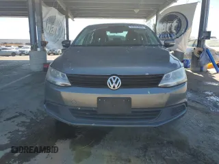2014 Volkswagen Jetta SE with VIN 3VWD17AJ1EM247446, listed as a Copart auction lot 63695695 with 165,652 mi miles and Clean title. Bid and sale history available at DreamBid. Image 5.