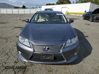 2013 Lexus ES 300h with VIN JTHBW1GG6D2018284, listed as a Copart auction lot 54548245 with 82,602 mi miles and Salvage Title. Bid and sale history available at DreamBid. Image 5.