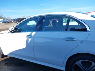 2019 Mercedes-Benz E-Class E 300 with VIN WDDZF4KB7KA544039, listed as a IAAI auction lot 41824267 with 67,072 mi miles. Bid and sale history available at carsss.com. Image 14.