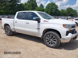 2025 Chevrolet Silverado 1500 z VIN 3GCUKDE82SG115781, wystawiony jako IAAI lot #42093356 z przebiegiem 4 455 mil mil oraz . Historia ofert i sprzedaży dostępna na DreamBid. Obrazek 1.