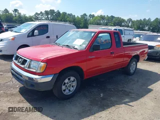 1999 Nissan Frontier XE z VIN 1N6DD26S9XC322264, wystawiony jako IAAI lot #42867874 z przebiegiem 230 481 mil mil oraz . Historia ofert i sprzedaży dostępna na DreamBid. Obrazek 2.