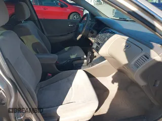 2001 Honda Accord EX z VIN JHMCG66801C010759, wystawiony jako IAAI lot #42303890 z przebiegiem 216 143 mil mil oraz . Historia ofert i sprzedaży dostępna na DreamBid. Obrazek 5.