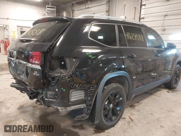 2019 Volkswagen Atlas SE with VIN 1V2LR2CAXKC599542, listed as a IAAI auction lot 41628588 with 59,377 mi miles and . Bid and sale history available at DreamBid. Image 17.