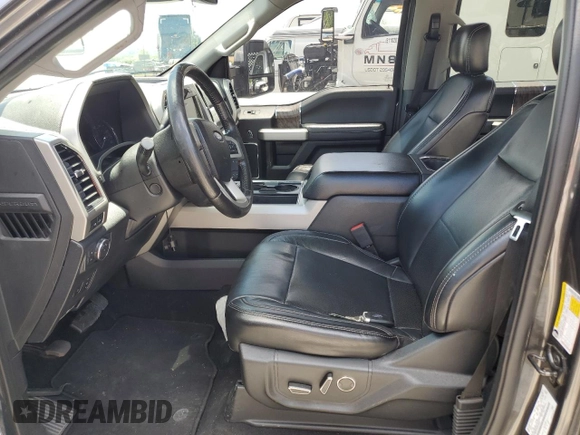 2019 Ford F-350 XL z VIN 1FT8W3DT0KEF32832, wystawiony jako Copart lot #55496984 z przebiegiem 255 549 mil mil oraz Szkoda całkowita • Salvage title. Historia ofert i sprzedaży dostępna na DreamBid. Obrazek 7.
