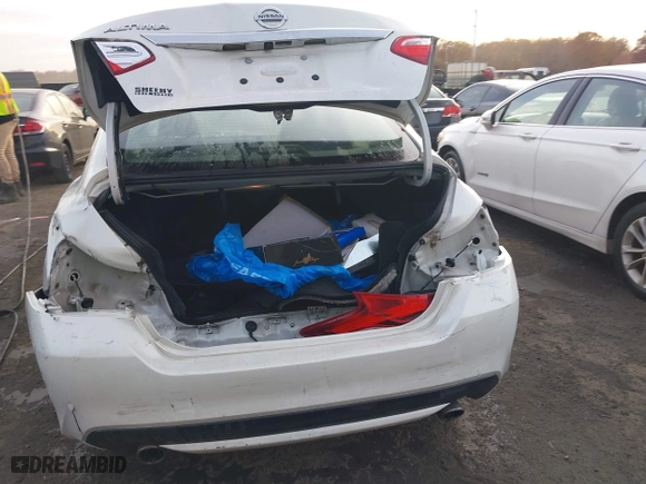 2017 Nissan Altima 2.5 SR with VIN 1N4AL3AP9HC207950, listed as a IAAI auction lot 40754028 with 104,981 mi miles. Bid and sale history available at carsss.com. Image 16.