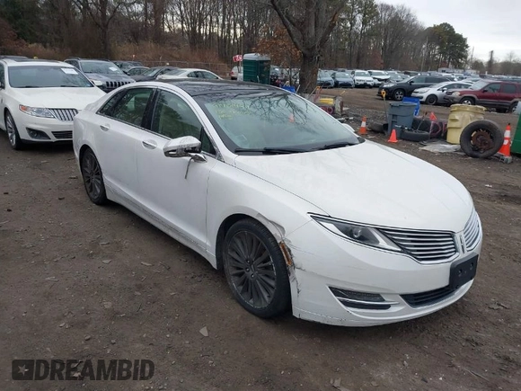 2013 Lincoln MKZ with VIN 3LN6L2JK4DR816031, listed as a IAAI auction lot 41701444 with 147,701 mi miles. Bid and sale history available at carsss.com. Image 1.