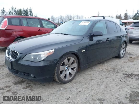 2007 BMW 5 Series 530i with VIN WBANE735X7CM46704, listed as a IAAI auction lot 41766712 with 172,163 mi miles. Bid and sale history available at carsss.com. Image 2.