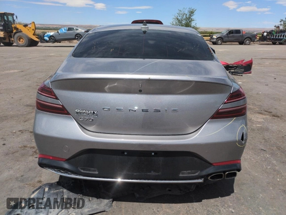 2022 Genesis G70 2.0T z VIN KMTG34TA2NU095874, wystawiony jako Copart lot #56803375 z przebiegiem 61 492 mil mil oraz Szkoda całkowita • Salvage title. Historia ofert i sprzedaży dostępna na DreamBid. Obrazek 6.