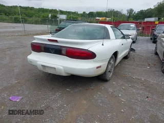 1994 Pontiac Firebird Firebird с VIN 2G2FS22S9R2221658, выставлен на аукционе IAAI как лот 42478866 с пробегом 667 659 миль миль и . История ставок и продаж доступна на DreamBid. Изображение 6.