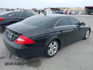 2009 Mercedes-Benz CLS-Class 5.5L with VIN WDDDJ72X99A141289, listed as a IAAI auction lot 41436528 with 126,649 mi miles. Bid and sale history available at carsss.com. Image 4.