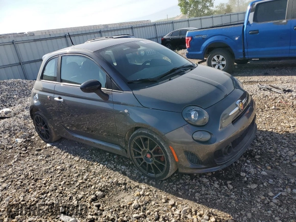 2015 FIAT 500 Abarth z VIN 3C3CFFFH7FT528128, wystawiony jako Copart lot #54179305 z przebiegiem 49 266 mil mil oraz Czysty tytuł • Clean title. Historia ofert i sprzedaży dostępna na DreamBid. Obrazek 4.
