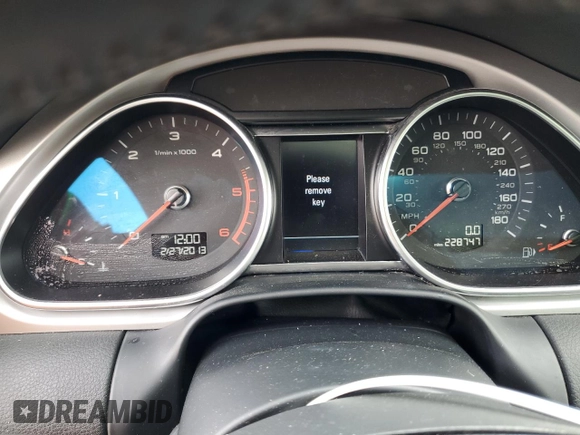 2014 Audi Q7 Premium Plus with VIN WA1LMBFE9ED010441, listed as a Copart auction lot 54121675 with 228,747 mi miles and Clean title. Bid and sale history available at DreamBid. Image 9.