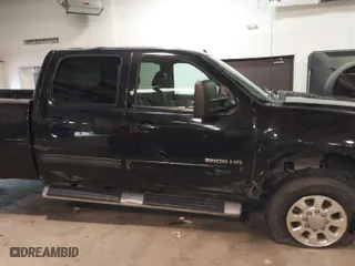 2013 GMC Sierra 2500HD SLT with VIN 1GT121EG3DF111218, listed as a IAAI auction lot 41566667 with 175,686 mi miles. Bid and sale history available at carsss.com. Image 13.