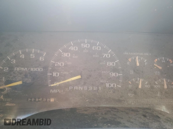 1997 GMC Sierra 1500 z VIN 2GTEK19R3V1548058, wystawiony jako Copart lot #45577845 z przebiegiem 229 738 mil mil oraz Szkoda całkowita • Salvage title. Historia ofert i sprzedaży dostępna na DreamBid. Obrazek 9.