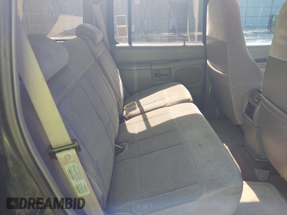 1997 Mercury Mountaineer z VIN 4M2DU55P8VUJ17747, wystawiony jako IAAI lot #41951530 z przebiegiem 79 377 mil mil oraz . Historia ofert i sprzedaży dostępna na DreamBid. Obrazek 8.