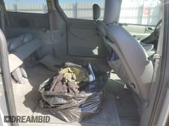 2005 Chrysler Town & Country Touring z VIN 2C4GP54L25R204100, wystawiony jako Copart lot #57632735 z przebiegiem 117 240 mil mil oraz Szkoda całkowita • Salvage title. Historia ofert i sprzedaży dostępna na DreamBid. Obrazek 11.