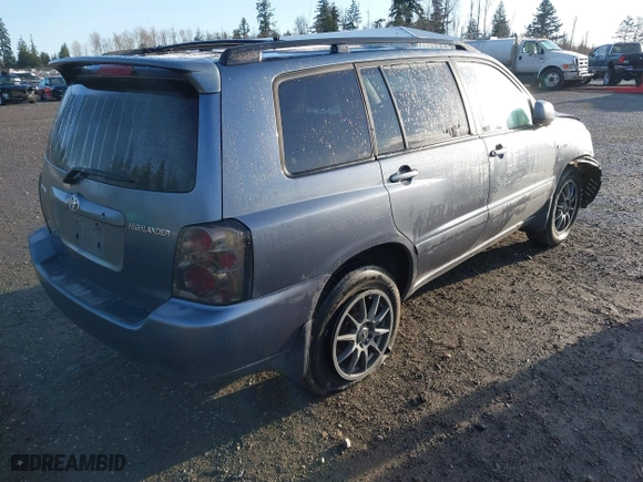 2004 Toyota Highlander with VIN JTEEP21A440053760, listed as a IAAI auction lot 41823810 with 212,971 mi miles. Bid and sale history available at carsss.com. Image 4.
