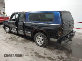 2000 Chevrolet Silverado 1500 LS with VIN 2GCEC19T3Y1333843, listed as a IAAI auction lot 41721344 with 1 mi miles. Bid and sale history available at carsss.com. Image 3.