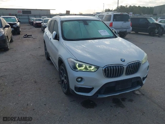 2016 BMW X1 xDrive28i with VIN WBXHT3C3XGP889461, listed as a IAAI auction lot 41757627 with 105,681 mi miles. Bid and sale history available at carsss.com. Image 1.