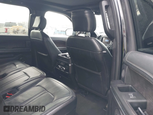 2019 Ford Expedition Max Limited z VIN 1FMJK2AT3KEA17802, wystawiony jako IAAI lot #41386086 z przebiegiem 185 541 mil mil oraz . Historia ofert i sprzedaży dostępna na DreamBid. Obrazek 8.