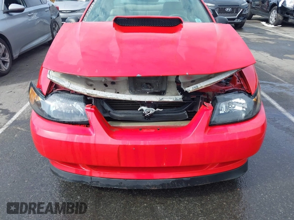 2002 Ford Mustang GT Deluxe z VIN 1FAFP42X32F161388, wystawiony jako IAAI lot #42271266 z przebiegiem 140 821 mil mil oraz . Historia ofert i sprzedaży dostępna na DreamBid. Obrazek 6.