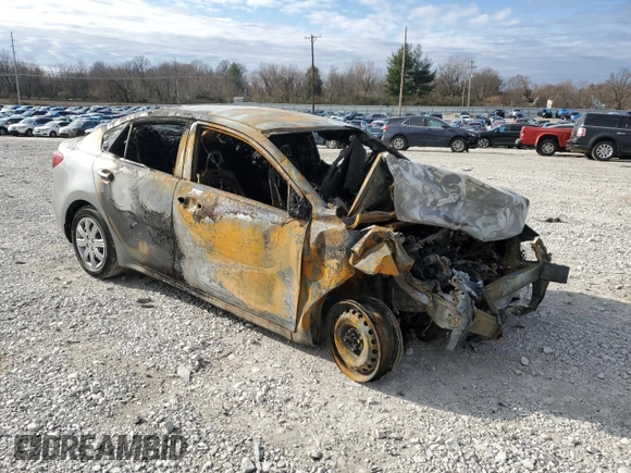 2022 Kia Rio LX with VIN 3KPA24AD6NE435126, listed as a Copart auction lot 83585714 with 0 mi miles and Non Repairable. Bid and sale history available at carsss.com. Image 4.