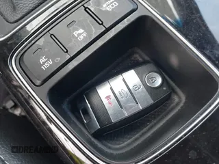 2014 Kia Sorento SX z VIN 5XYKW4A77EG548993, wystawiony jako IAAI lot #42392086 z przebiegiem 29 671 mil mil oraz . Historia ofert i sprzedaży dostępna na DreamBid. Obrazek 11.
