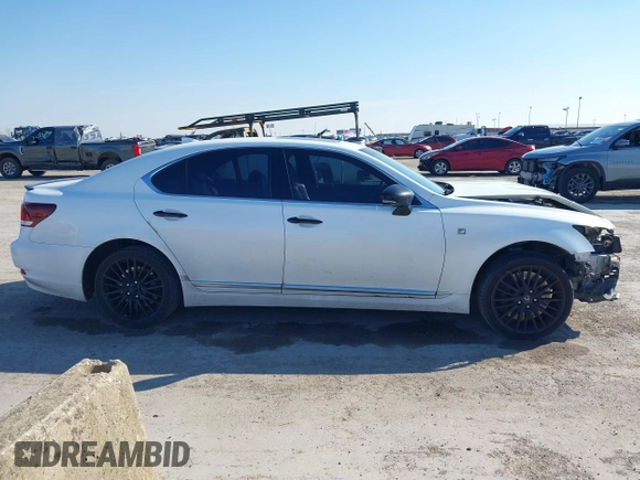 2015 Lexus LS with VIN JTHBL5EF5F5135527, listed as a IAAI auction lot 41361235 with 196,487 mi miles. Bid and sale history available at carsss.com. Image 14.