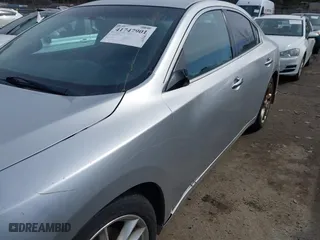 2013 Nissan Maxima 3.5 S with VIN 1N4AA5AP5DC800328, listed as a IAAI auction lot 41747901 with 137,416 mi miles. Bid and sale history available at carsss.com. Image 6.