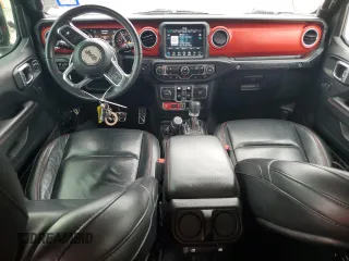 2018 Jeep Wrangler Unlimited Rubicon with VIN 1C4HJXFN9JW249214, listed as a Copart auction lot 42692175 with 161,157 mi miles and Salvage title. Bid and sale history available at DreamBid. Image 8.