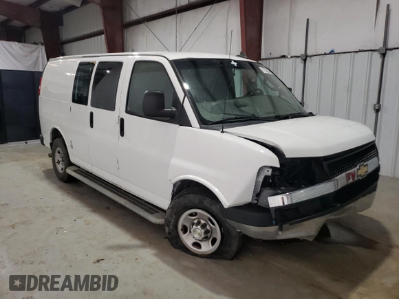 2022 Chevrolet Express Cargo with VIN 1GCWGAFP4N1222428, listed as a Copart auction lot 63829195 with 30,685 mi miles and Clean title. Bid and sale history available at DreamBid. Image 4.