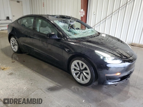 2022 Tesla Model 3 z VIN 5YJ3E1EA6NF369993, wystawiony jako Copart lot #58030945 z przebiegiem 128 079 mil mil oraz Szkoda całkowita • Salvage title. Historia ofert i sprzedaży dostępna na DreamBid. Obrazek 4.