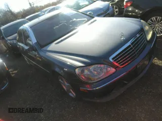2006 Mercedes-Benz S-Class with VIN WDBNG70J66A462373, listed as a IAAI auction lot 38302309 with 1 mi miles. Bid and sale history available at carsss.com. Image 1.