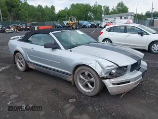 2005 Ford Mustang Deluxe with VIN 1ZVFT84N755215467, listed as a IAAI auction lot 42452885 with 126,366 mi miles and . Bid and sale history available at DreamBid. Image 1.