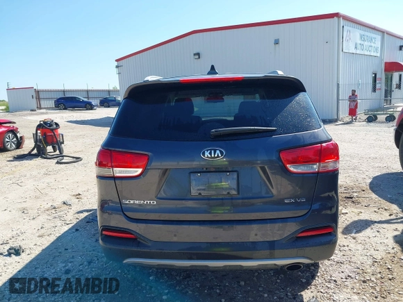 2016 Kia Sorento EX with VIN 5XYPHDA52GG158367, listed as a IAAI auction lot 42205813 with 188,654 mi miles and . Bid and sale history available at DreamBid. Image 16.