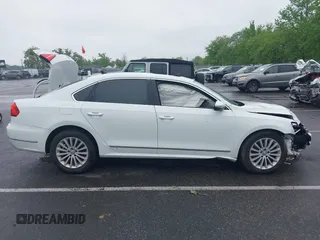 2016 Volkswagen Passat SE z VIN 1VWBS7A31GC018050, wystawiony jako IAAI lot #42226752 z przebiegiem 123 610 mil mil oraz . Historia ofert i sprzedaży dostępna na DreamBid. Obrazek 13.