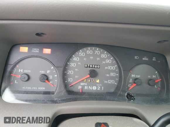 2001 Mercury Grand Marquis GS z VIN 2MEFM74W11X701900, wystawiony jako Copart lot #41913965 z przebiegiem 79 360 mil mil oraz Czysty tytuł • Clean title. Historia ofert i sprzedaży dostępna na DreamBid. Obrazek 9.