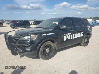 2016 Ford Utility Police Interceptor with VIN 1FM5K8AR0GGA78660, listed as a Copart auction lot 76689014 with 0 mi miles and Salvage Title. Bid and sale history available at carsss.com. Image 1.