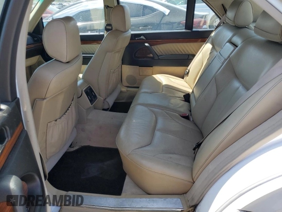 1993 Mercedes-Benz 400 z VIN WDBGA43E3PA132912, wystawiony jako Copart lot #53191945 z przebiegiem 108 332 mil mil oraz Czysty tytuł • Clean title. Historia ofert i sprzedaży dostępna na DreamBid. Obrazek 10.