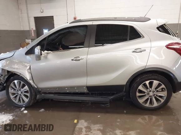 2018 Buick Encore Preferred with VIN KL4CJESB6JB598732, listed as a IAAI auction lot 41612877 with 71,590 mi miles. Bid and sale history available at carsss.com. Image 14.