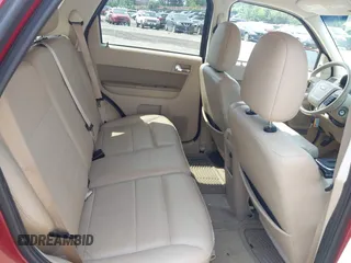 2010 Ford Escape Limited z VIN 1FMCU0E74AKA03606, wystawiony jako IAAI lot #42491206 z przebiegiem 106 749 mil mil oraz . Historia ofert i sprzedaży dostępna na DreamBid. Obrazek 8.