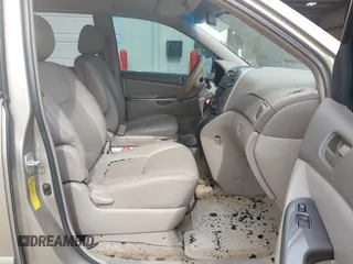 2006 Toyota Sienna CE z VIN 5TDZA23C36S449376, wystawiony jako IAAI lot #42292608 z przebiegiem 135 114 mil mil oraz . Historia ofert i sprzedaży dostępna na DreamBid. Obrazek 5.