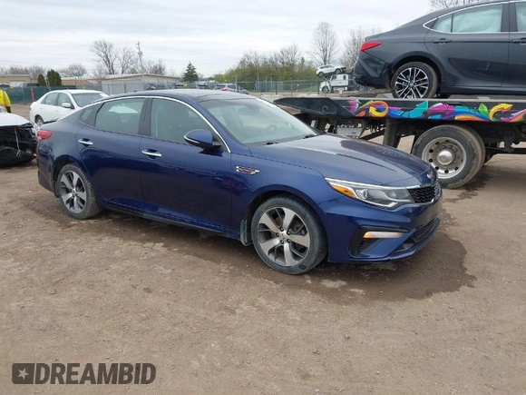 2019 Kia Optima LX with VIN 5XXGT4L38KG304763, listed as a IAAI auction lot 41977858 with 143,569 mi miles. Bid and sale history available at carsss.com. Image 1.