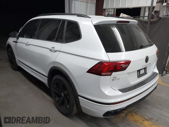 2024 Volkswagen Tiguan SE R-Line Black с VIN 3VVCB7AX2RM231148, выставлен на аукционе IAAI как лот 42275967 с пробегом 6 623 миль миль и . История ставок и продаж доступна на DreamBid. Изображение 3.